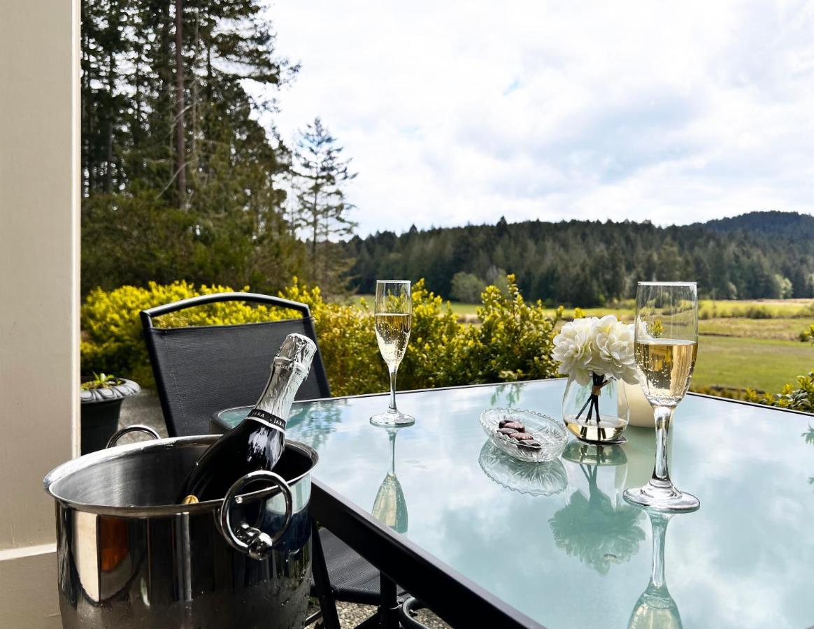 Hotel Woodstone Manor Inc. Sturdies Bay Zewnętrze zdjęcie