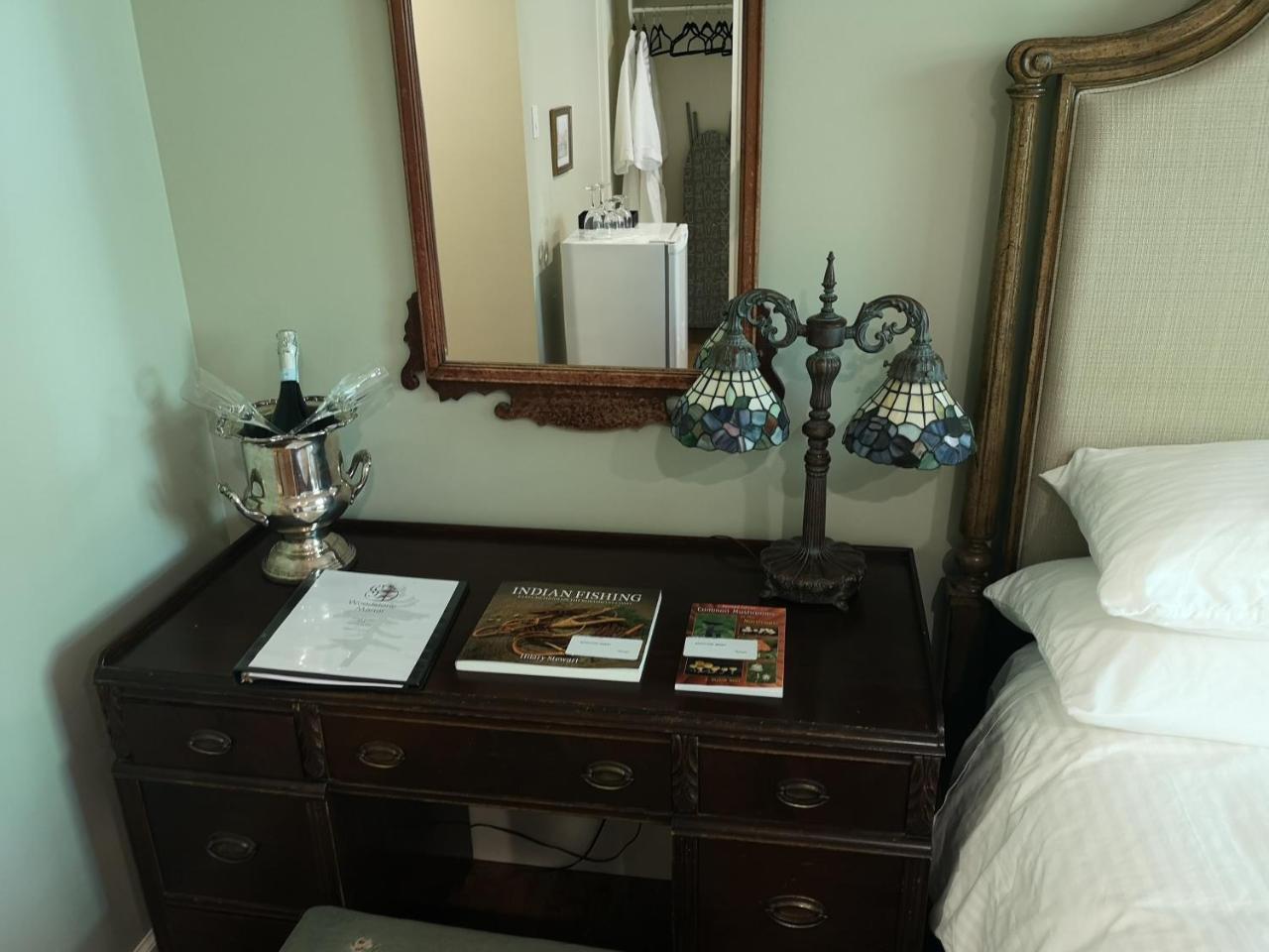 Hotel Woodstone Manor Inc. Sturdies Bay Zewnętrze zdjęcie