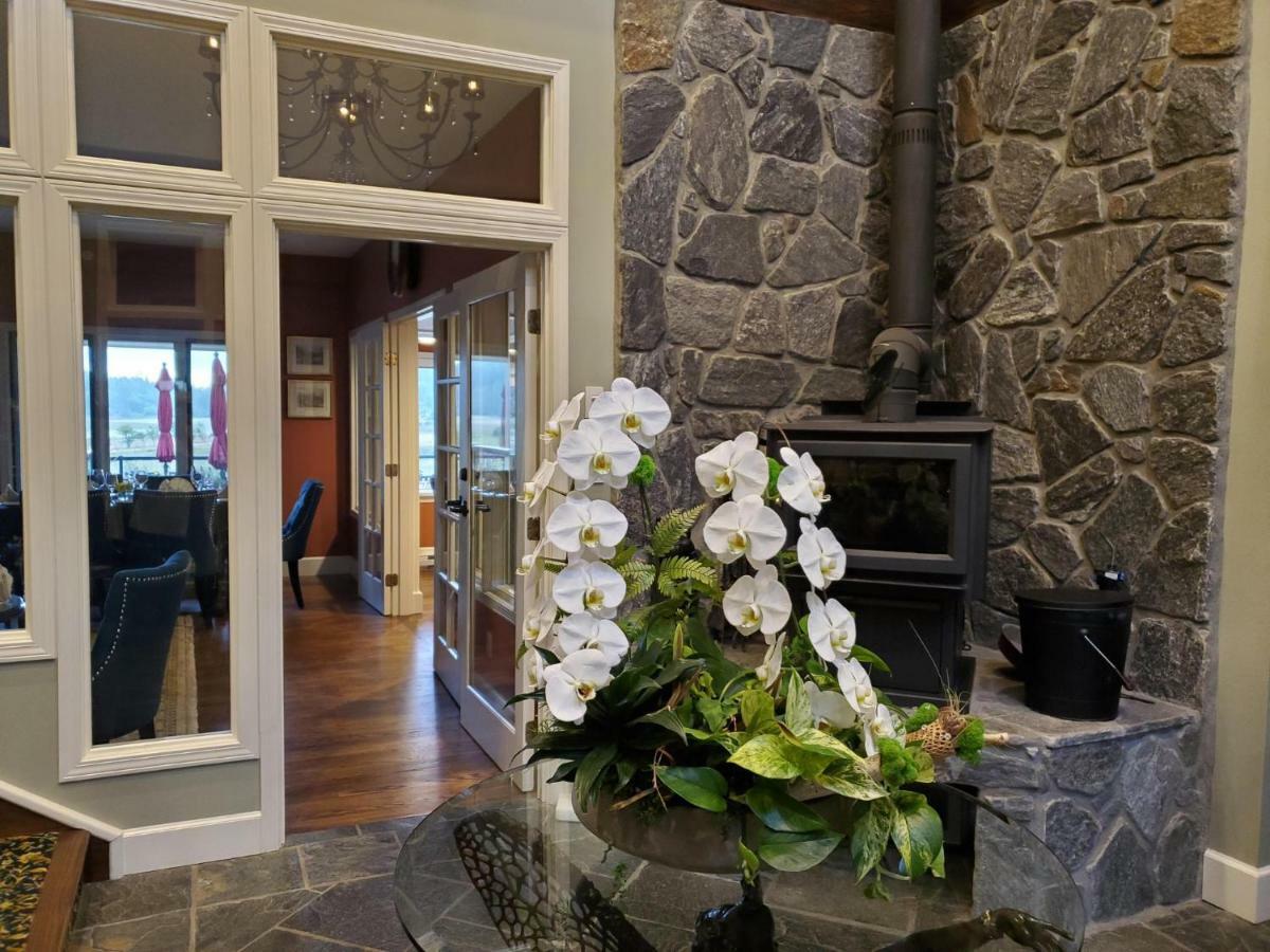Hotel Woodstone Manor Inc. Sturdies Bay Zewnętrze zdjęcie